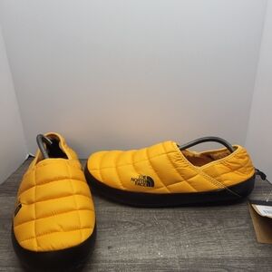 The North Face Mens THERMOBALL Traction Mules V Summit Gold Black Size 14